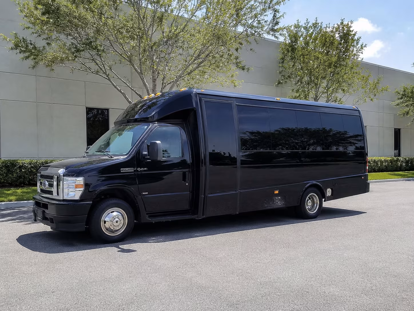 Birmingham Airport Shuttle & Transportation party bus exterior
