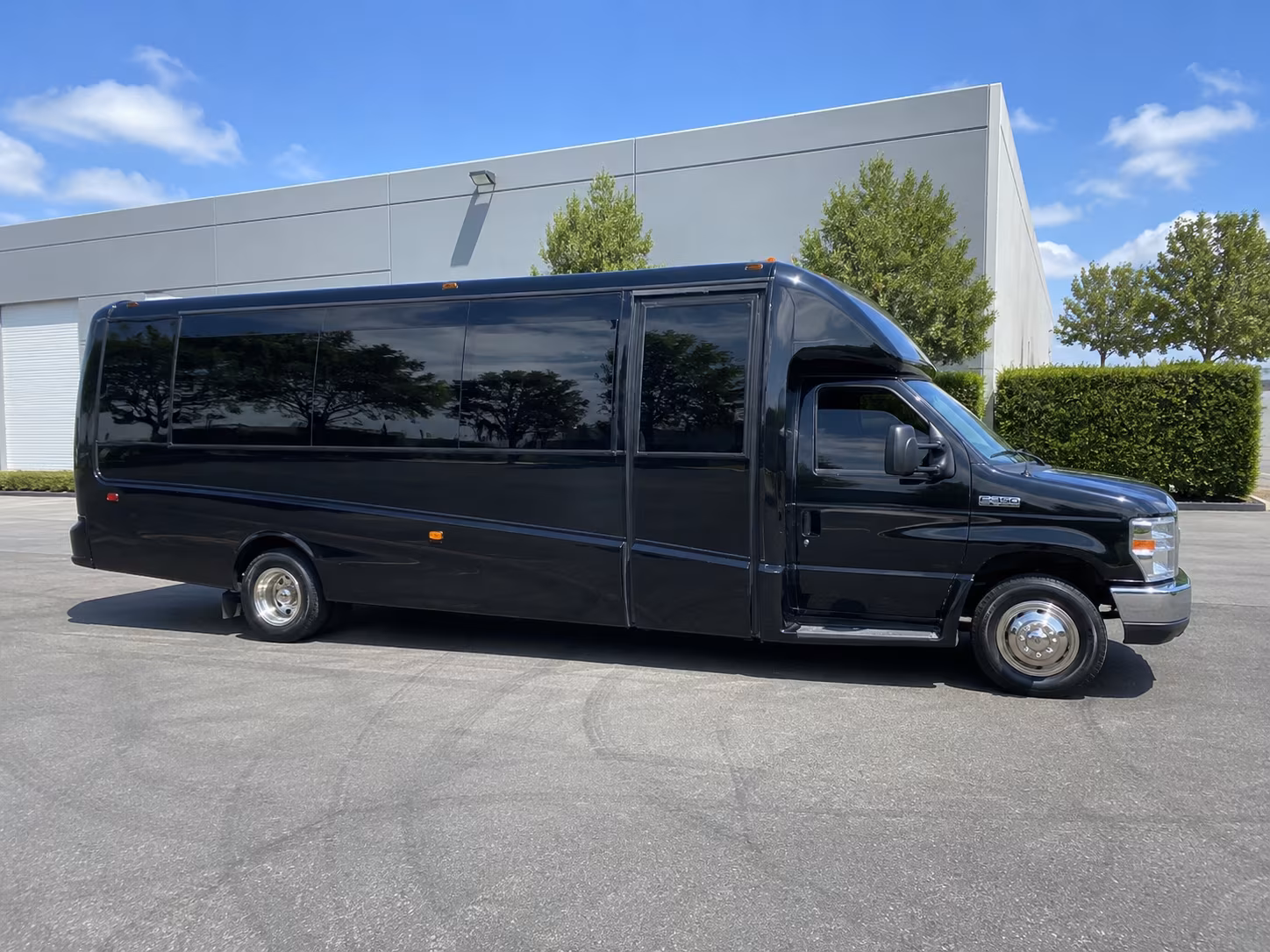 Birmingham Winery Tour & Pub Crawl Transportation party bus exterior